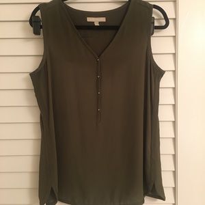 olive green work top